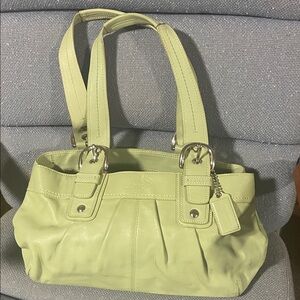 Coach Pastel Green Leather Shoulder Bag( Pre-owned)
